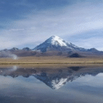 Comunarios de Pucarani exigen medidas urgentes ante contaminación en el lago Titicaca.