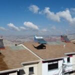 La expansión urbana descontrolada amenaza la seguridad alimentaria en Mecapaca, Bolivia.