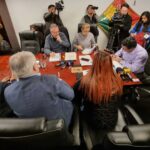 Intendencia Municipal de La Paz clausura locales por venta irregular de bebidas alcohólicas.