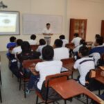 Tuto Quiroga concluye campaña electoral en Tarija con masiva caravana y acto en San Roque